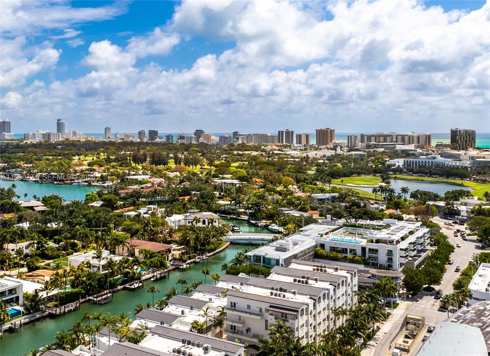 SUNSET HARBOUR NORTH COND - Residential