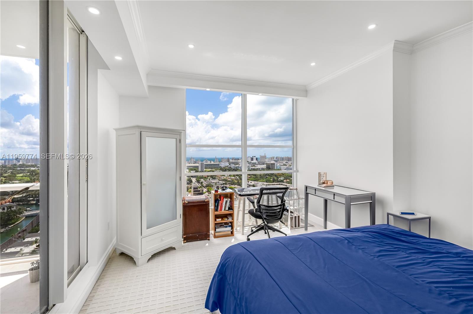 SUNSET HARBOUR NORTH COND - Residential