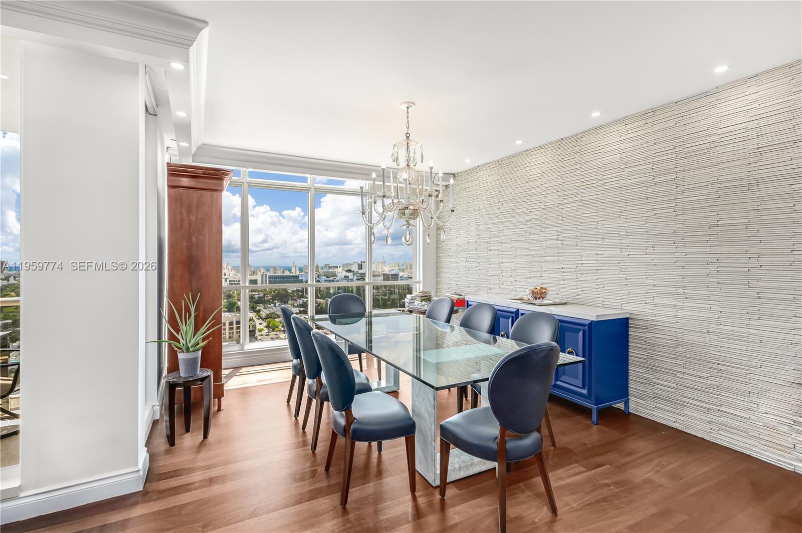 SUNSET HARBOUR NORTH COND - Residential