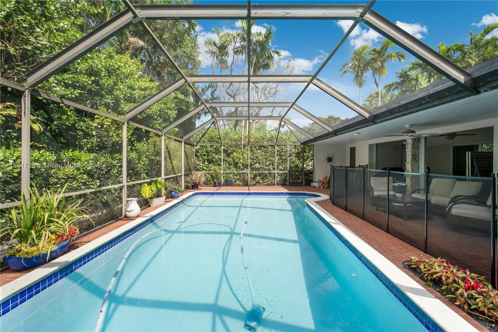 Coral Gables, Florida 33143, United States, 5 Bedrooms Bedrooms, ,4 BathroomsBathrooms,Residential,Pending,61518