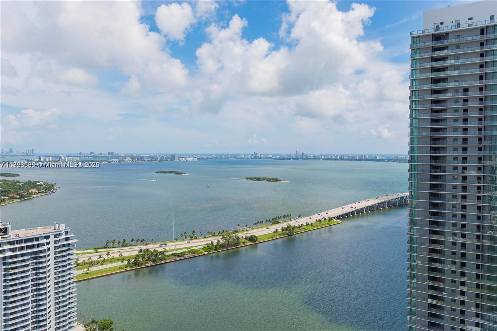 PARAISO BAYVIEWS CONDO - Residential