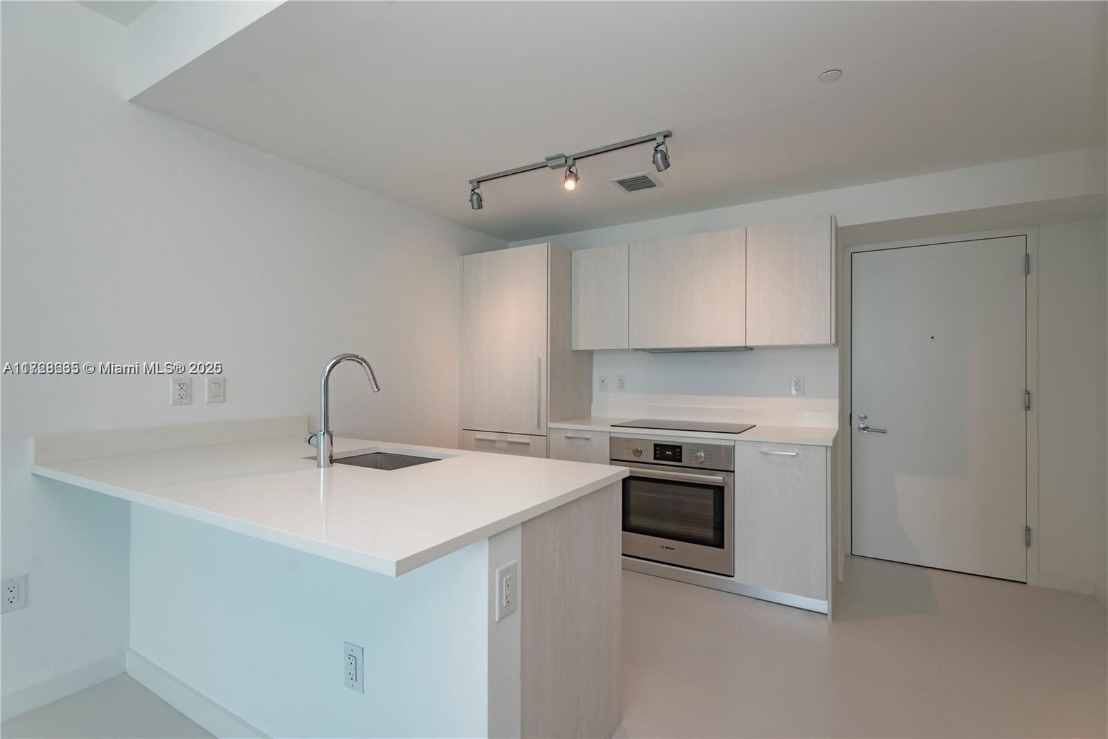 PARAISO BAYVIEWS CONDO - Residential