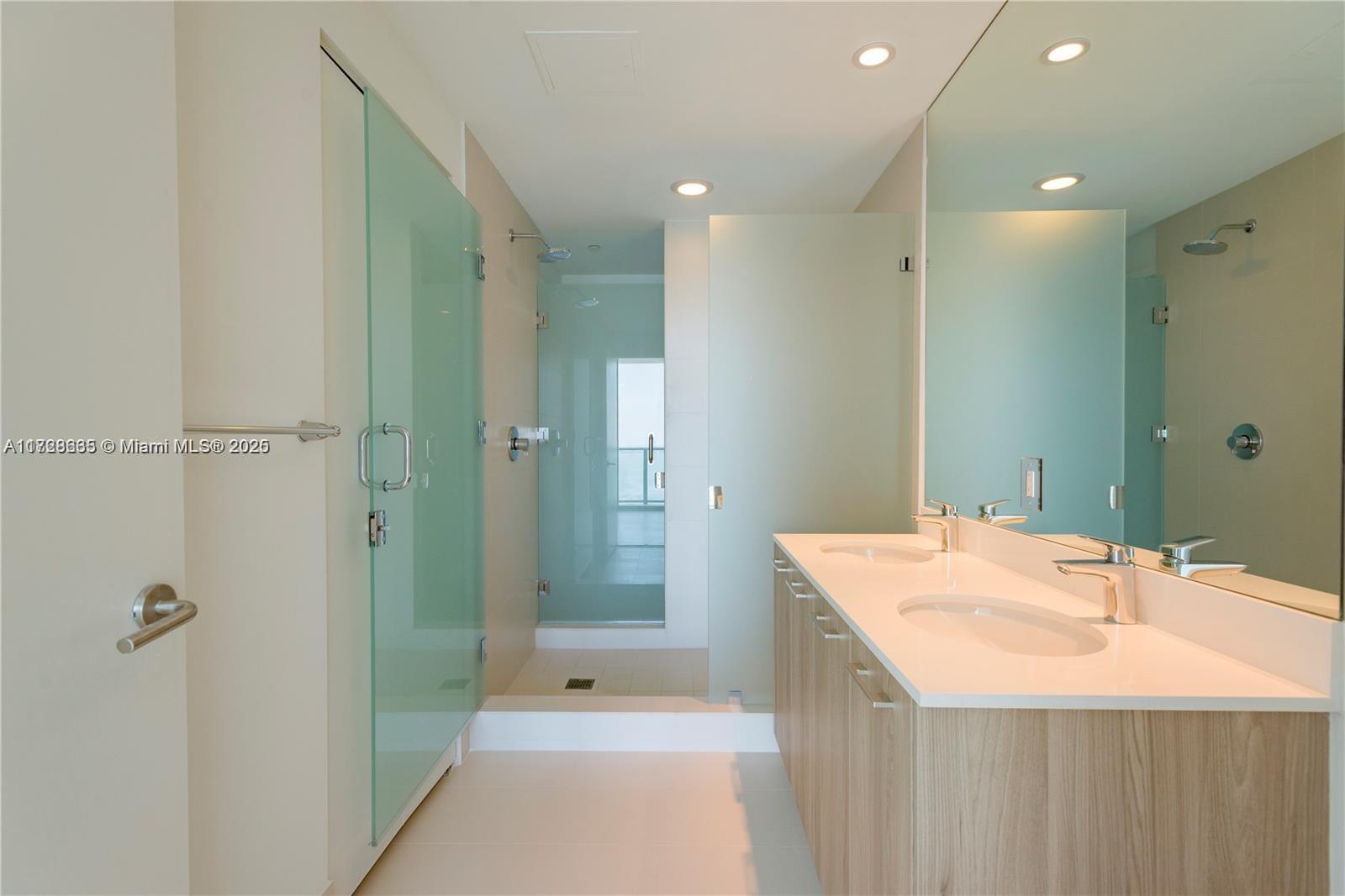 PARAISO BAYVIEWS CONDO - Residential