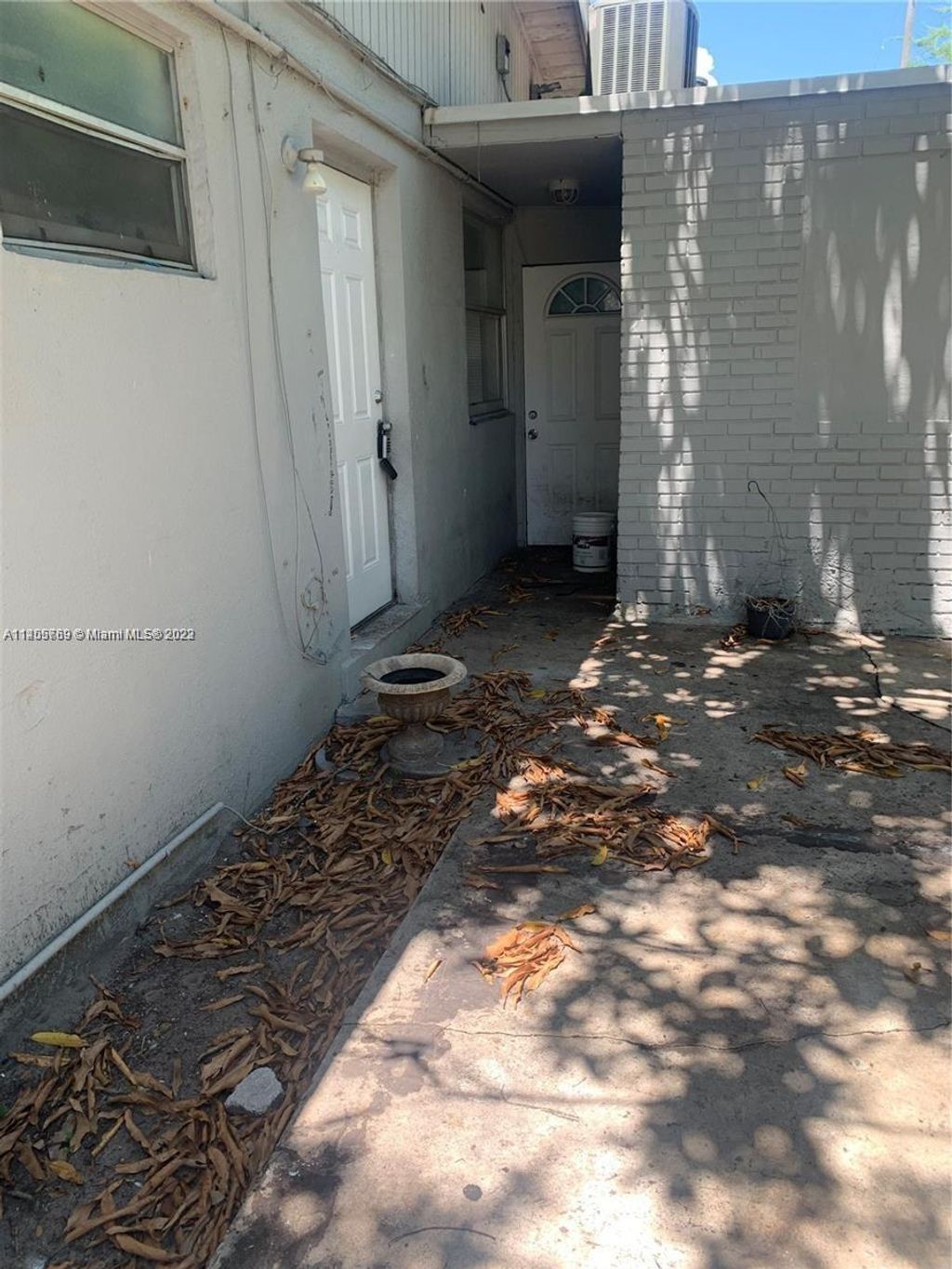 Photo of 900 NW 17th Ave #EAST, Fort Lauderdale, FL 33311 (MLS # A11405769)