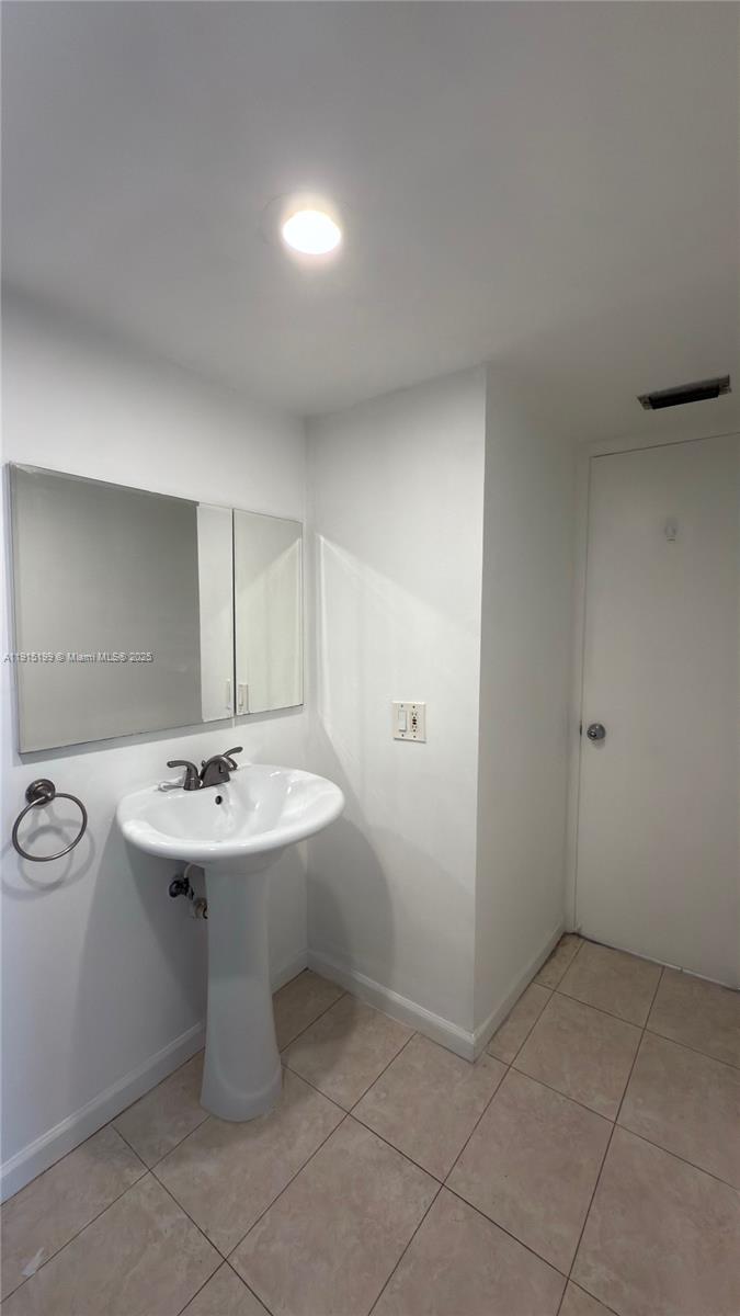 South Shore Condo - Residential Lease