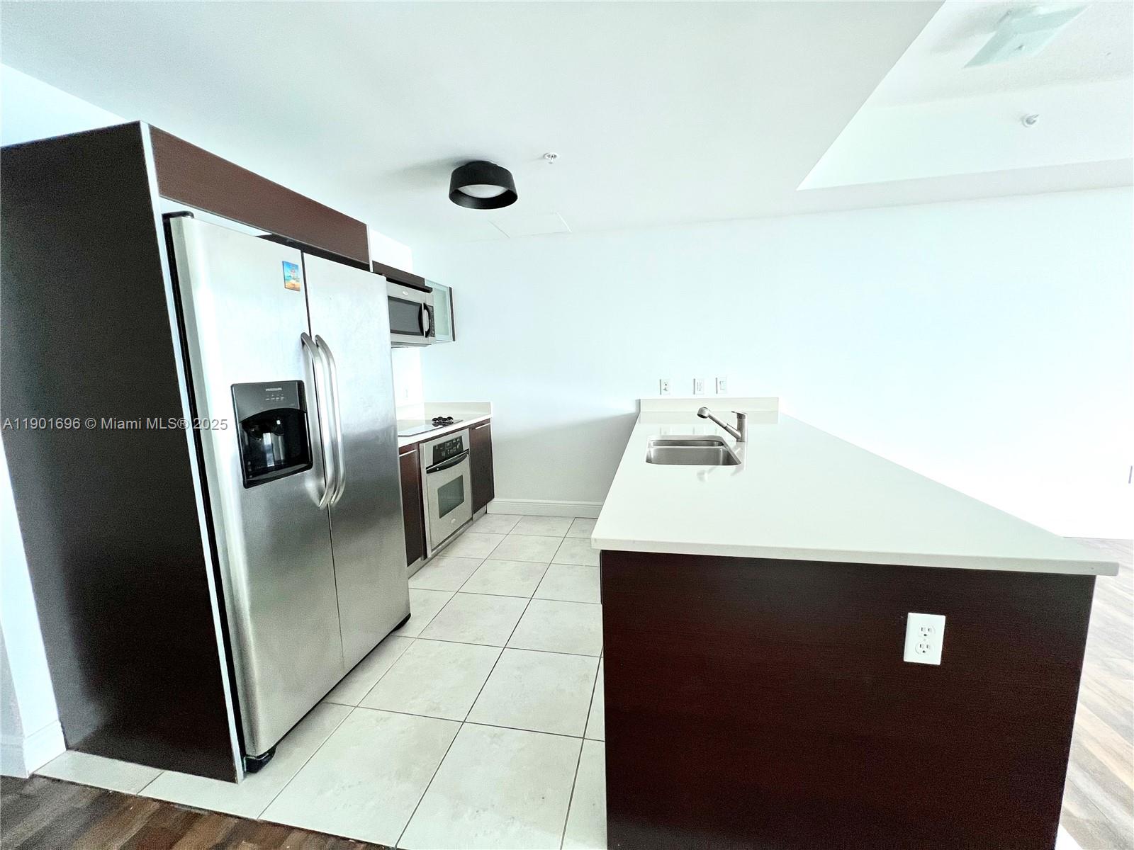 1900 N Bayshore Dr 2909