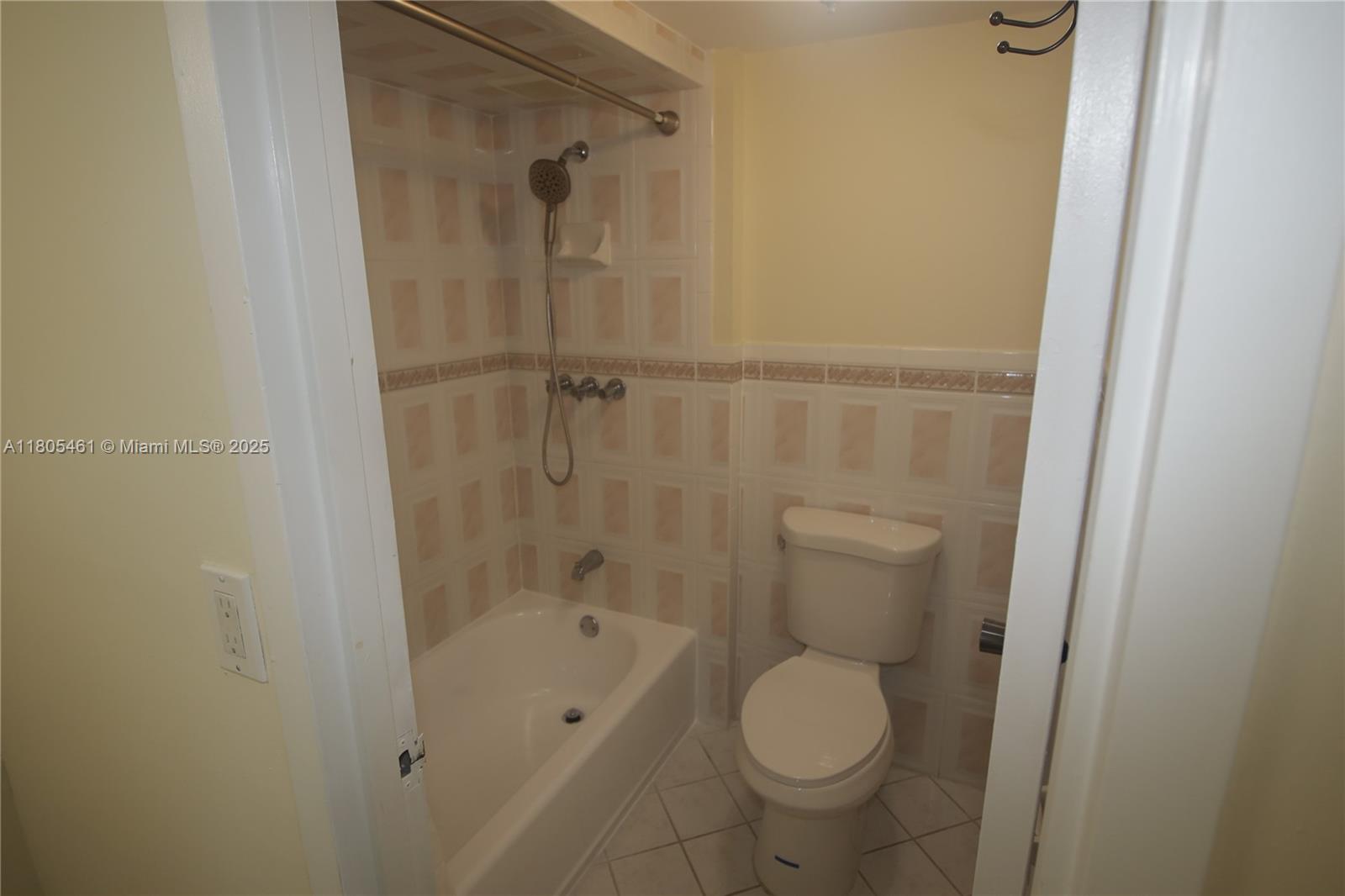 WATERSIDE TOWERS CONDO - Residential