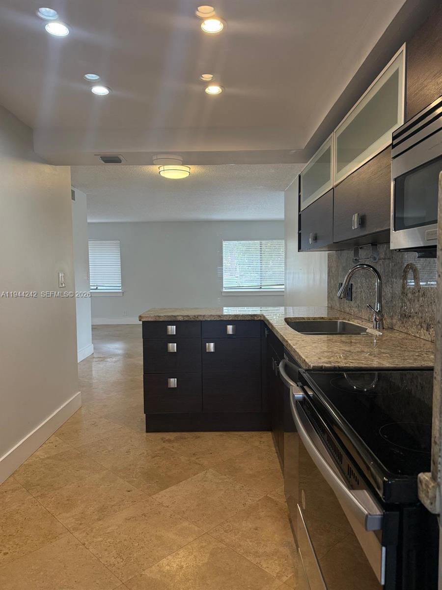 WIMBLEDON AT JACARANDA CON - Residential Lease