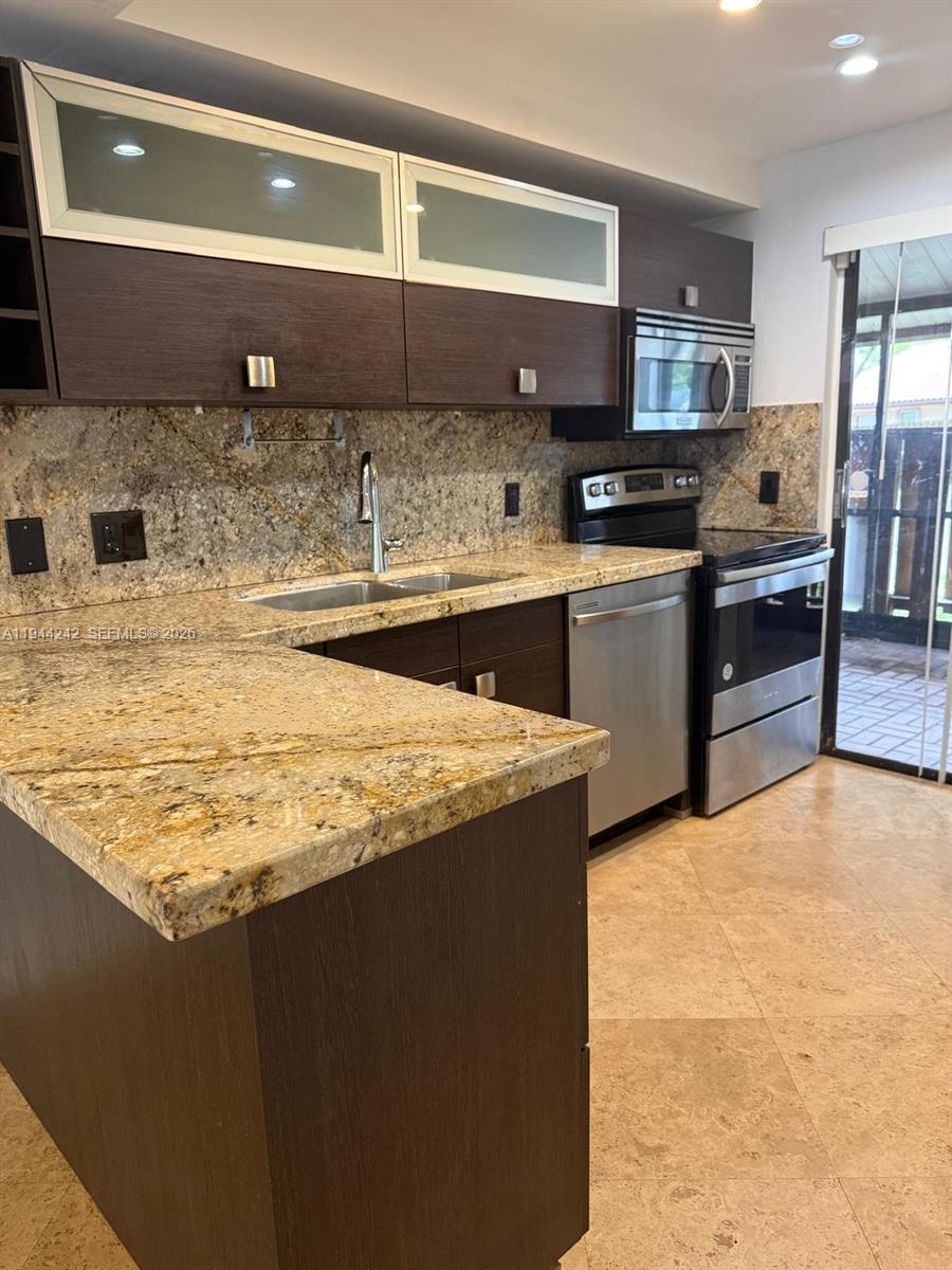 WIMBLEDON AT JACARANDA CON - Residential Lease