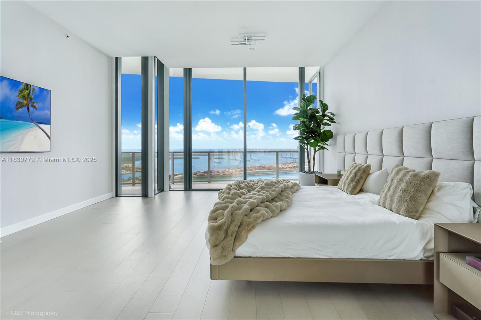 FIVE PARK CONDO - Residential