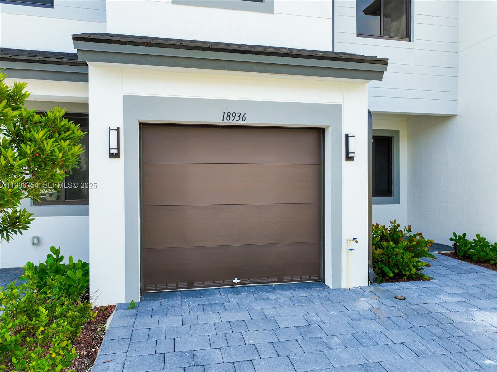 CENTURY PARK SQUARE - Residential