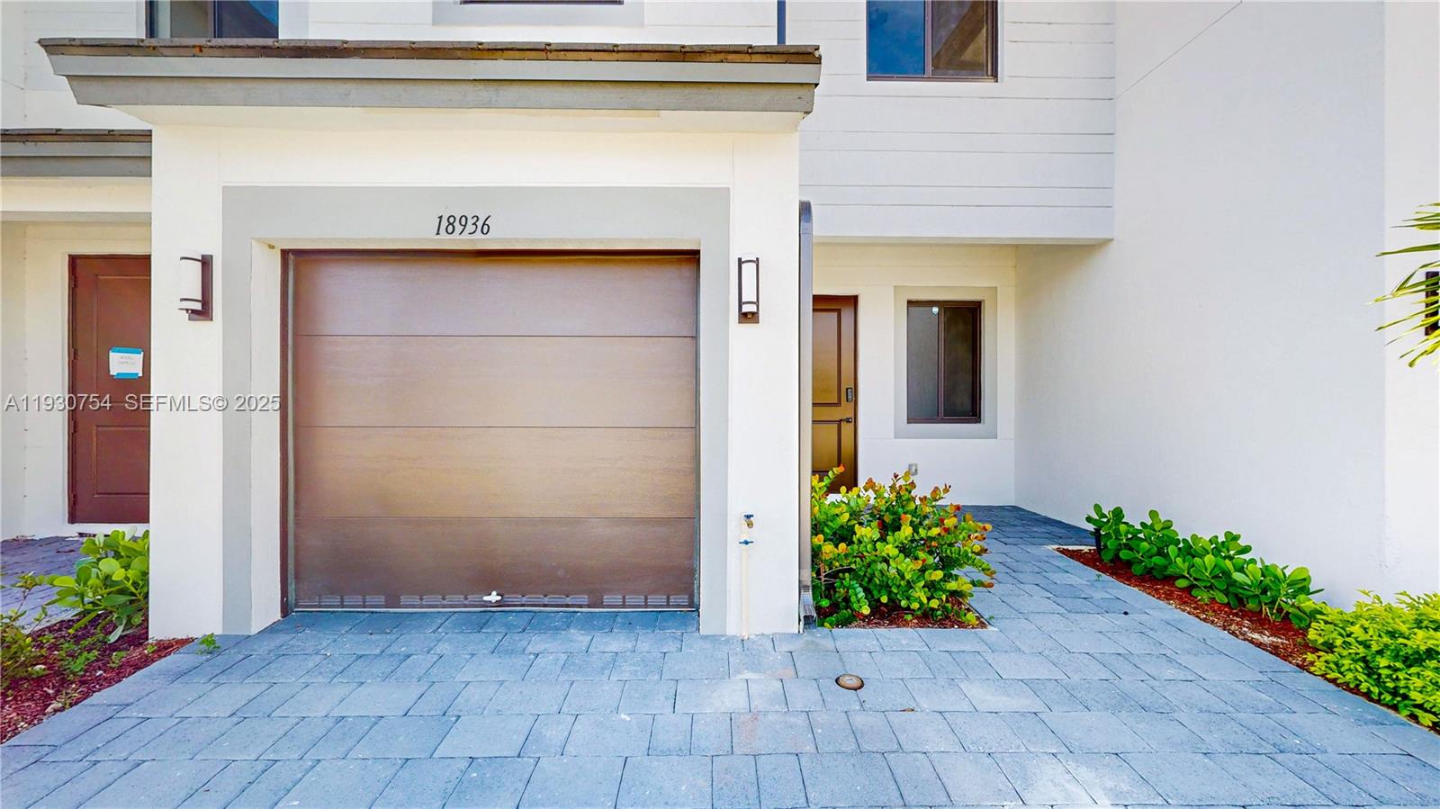 CENTURY PARK SQUARE - Residential