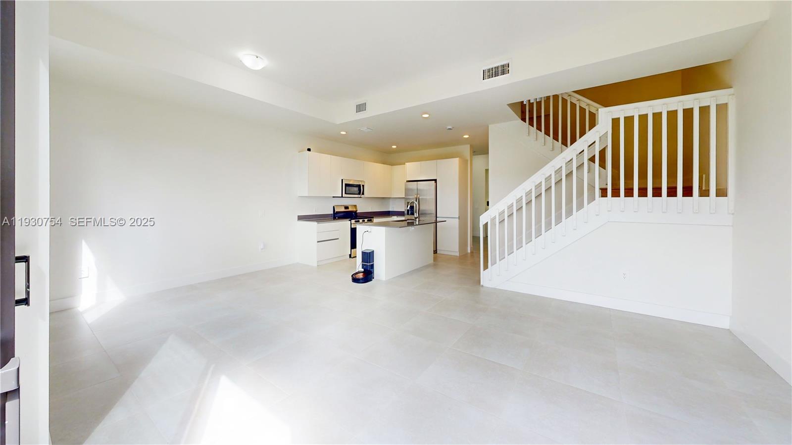 CENTURY PARK SQUARE - Residential