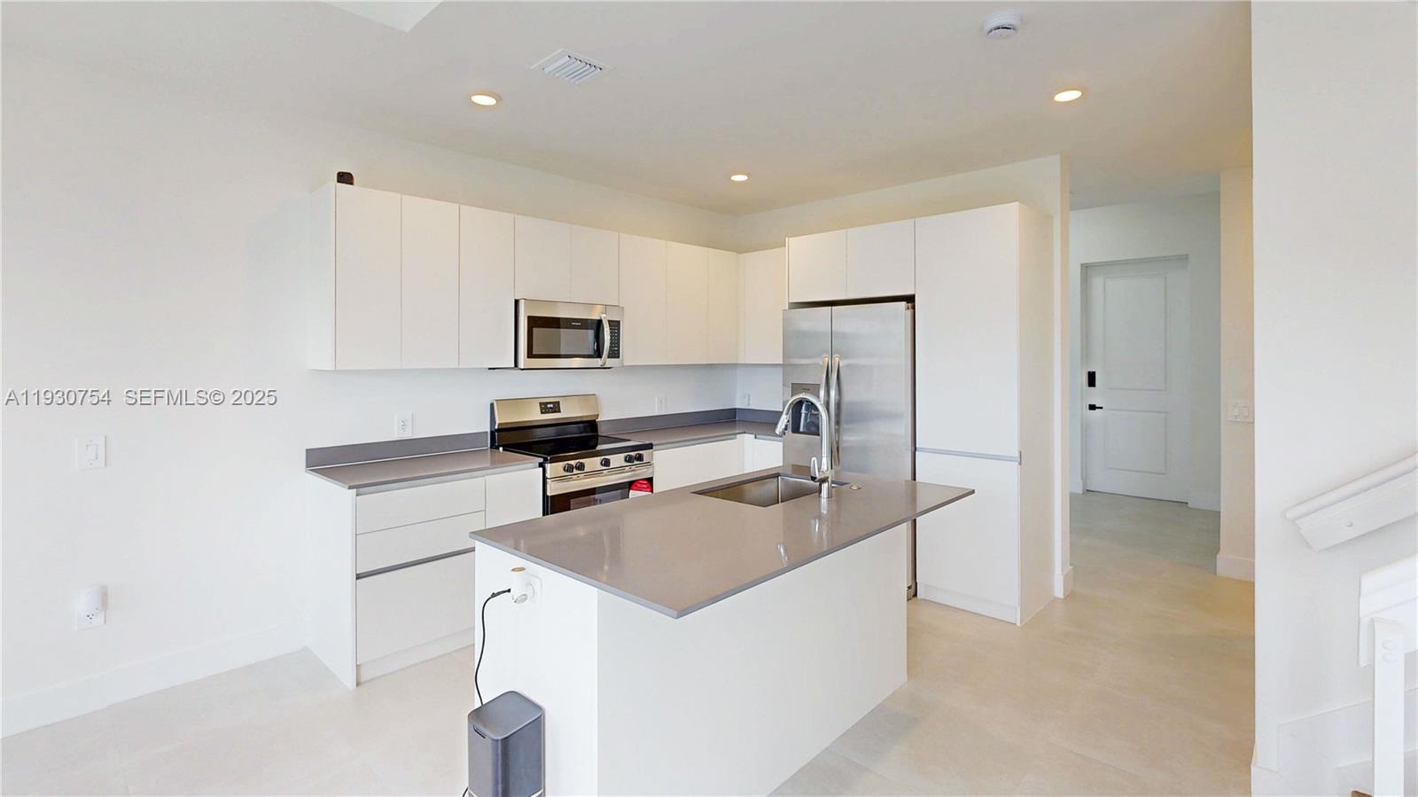 CENTURY PARK SQUARE - Residential