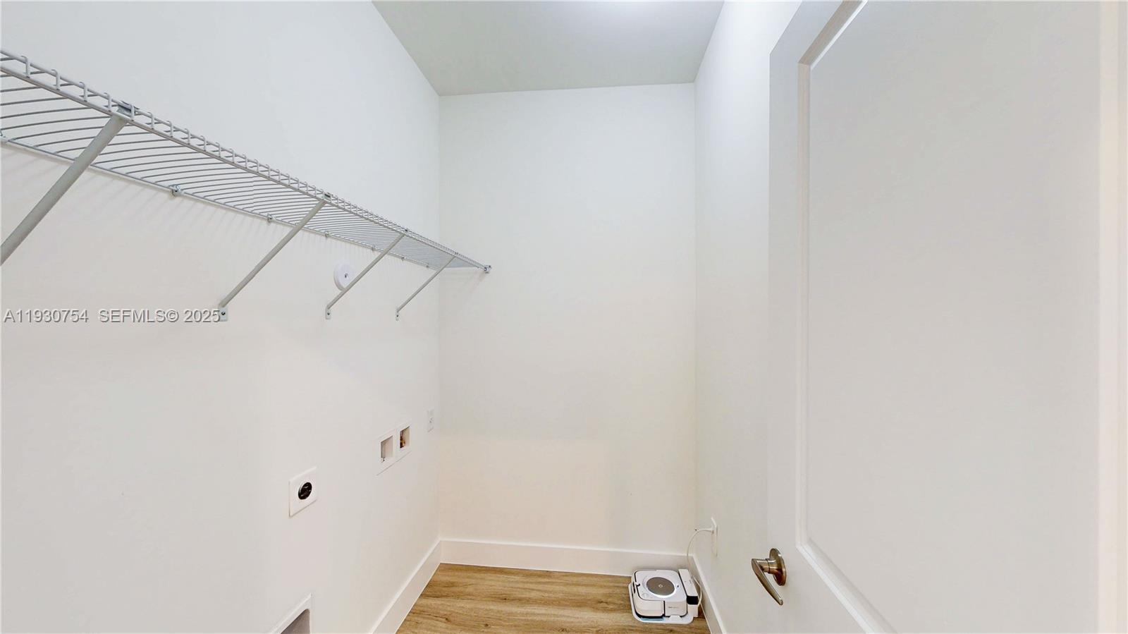 CENTURY PARK SQUARE - Residential