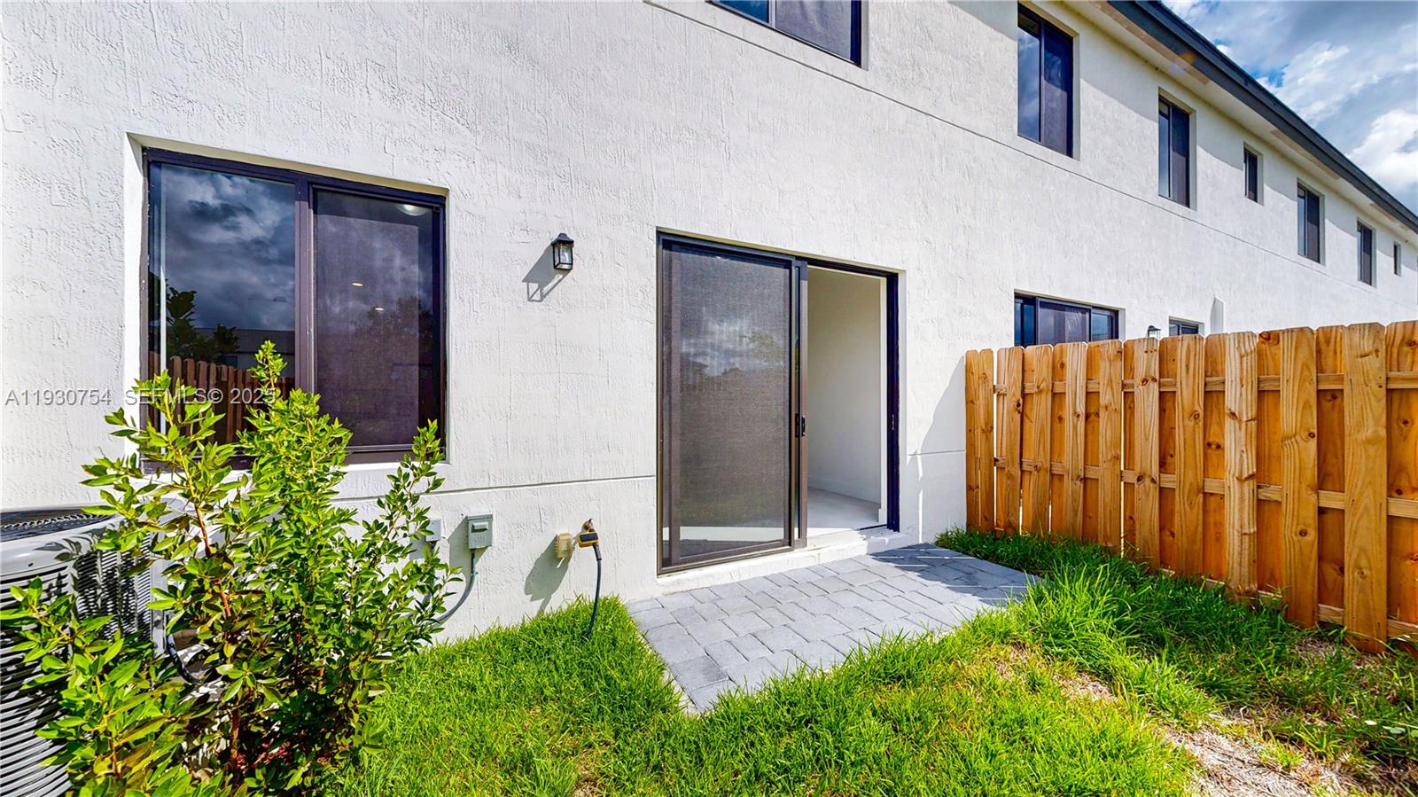 CENTURY PARK SQUARE - Residential