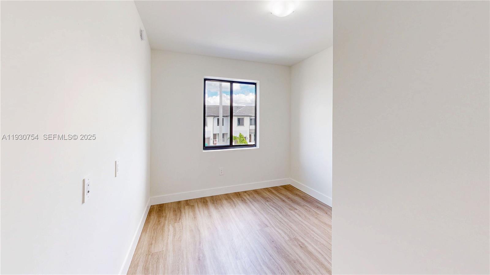 CENTURY PARK SQUARE - Residential