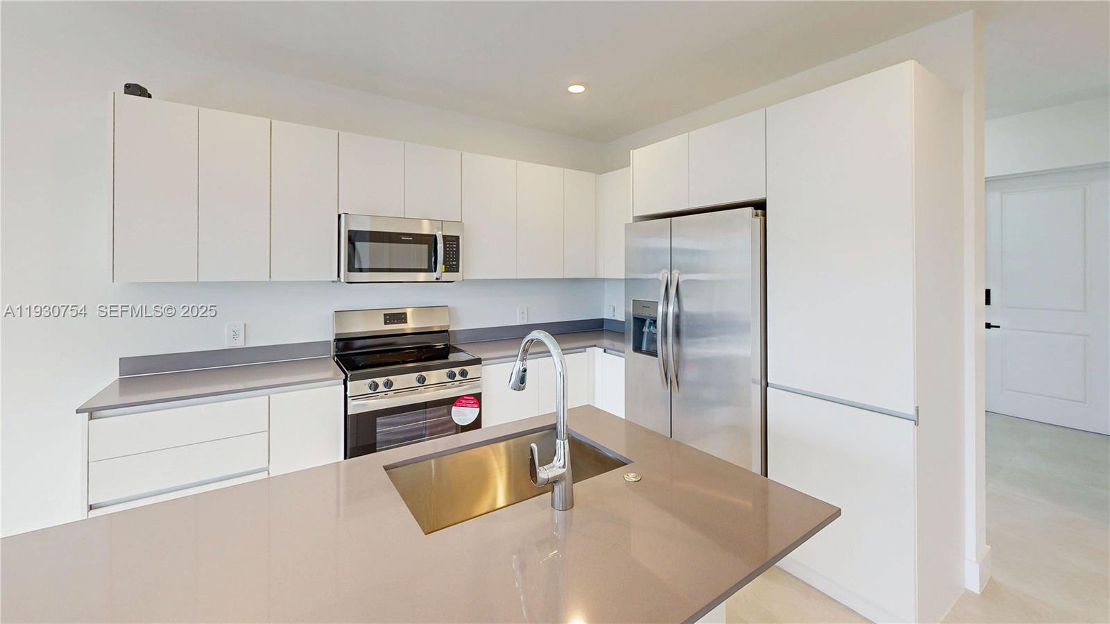 CENTURY PARK SQUARE - Residential