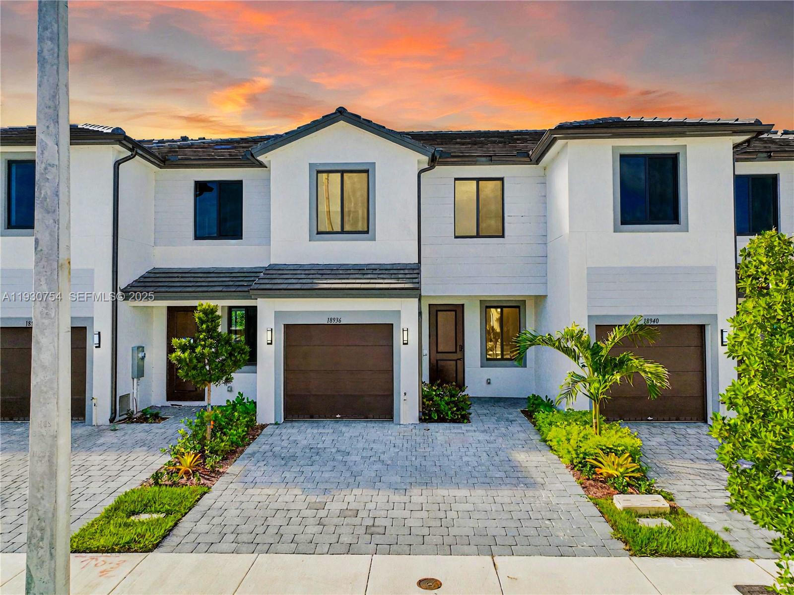 CENTURY PARK SQUARE - Residential