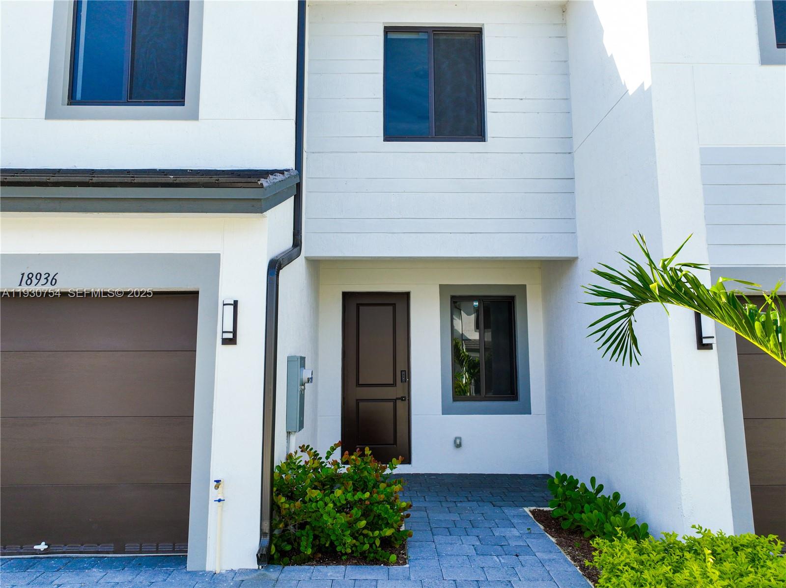 CENTURY PARK SQUARE - Residential