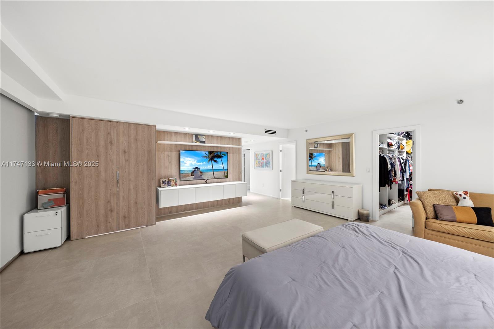 KENILWORTH CONDO - Residential