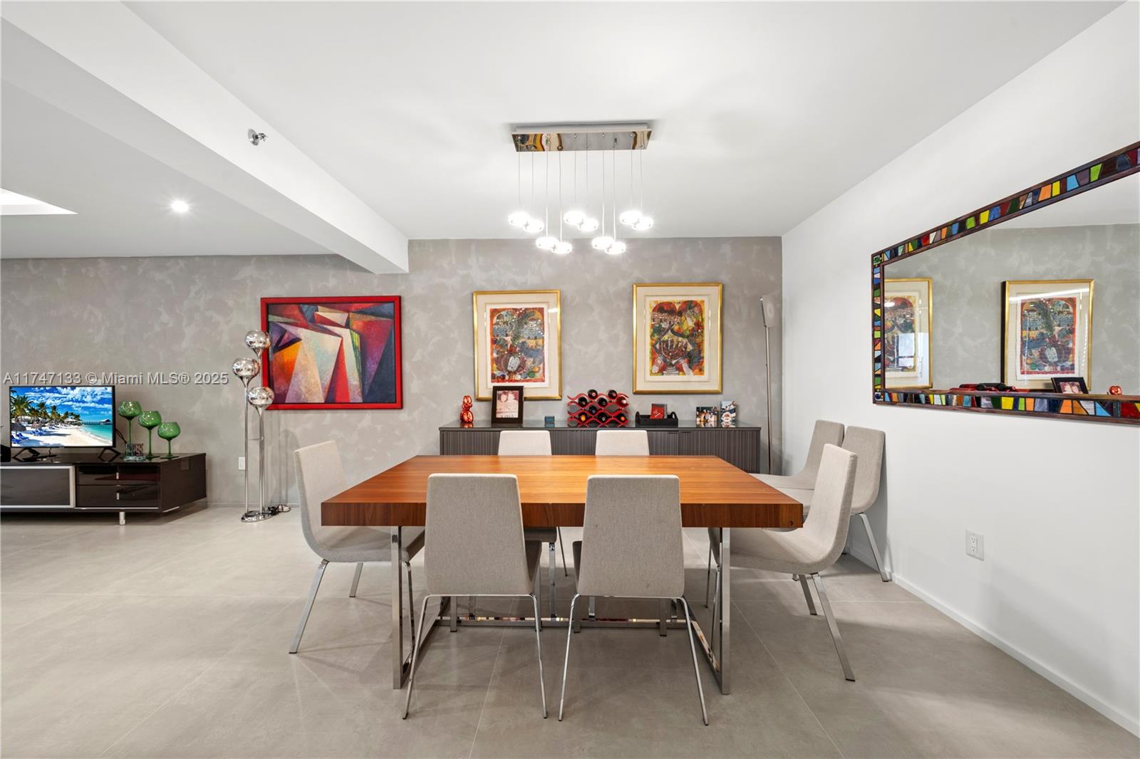 KENILWORTH CONDO - Residential