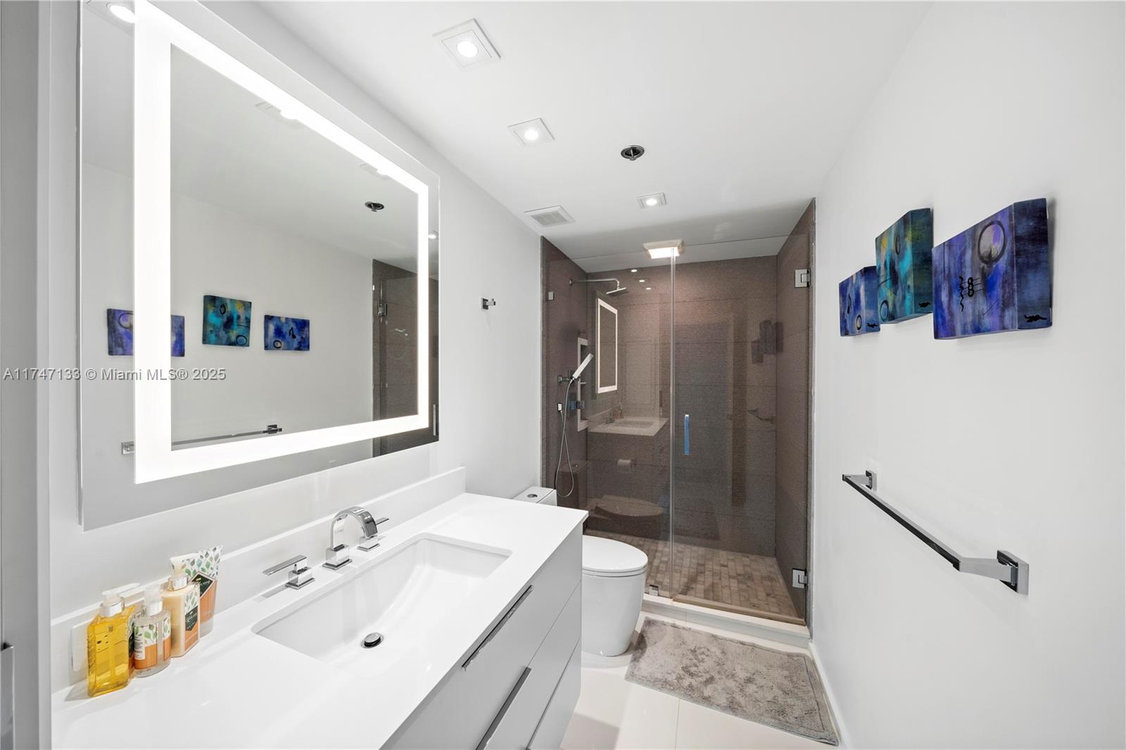 KENILWORTH CONDO - Residential