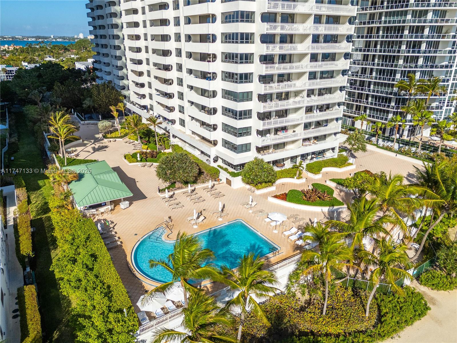 KENILWORTH CONDO - Residential