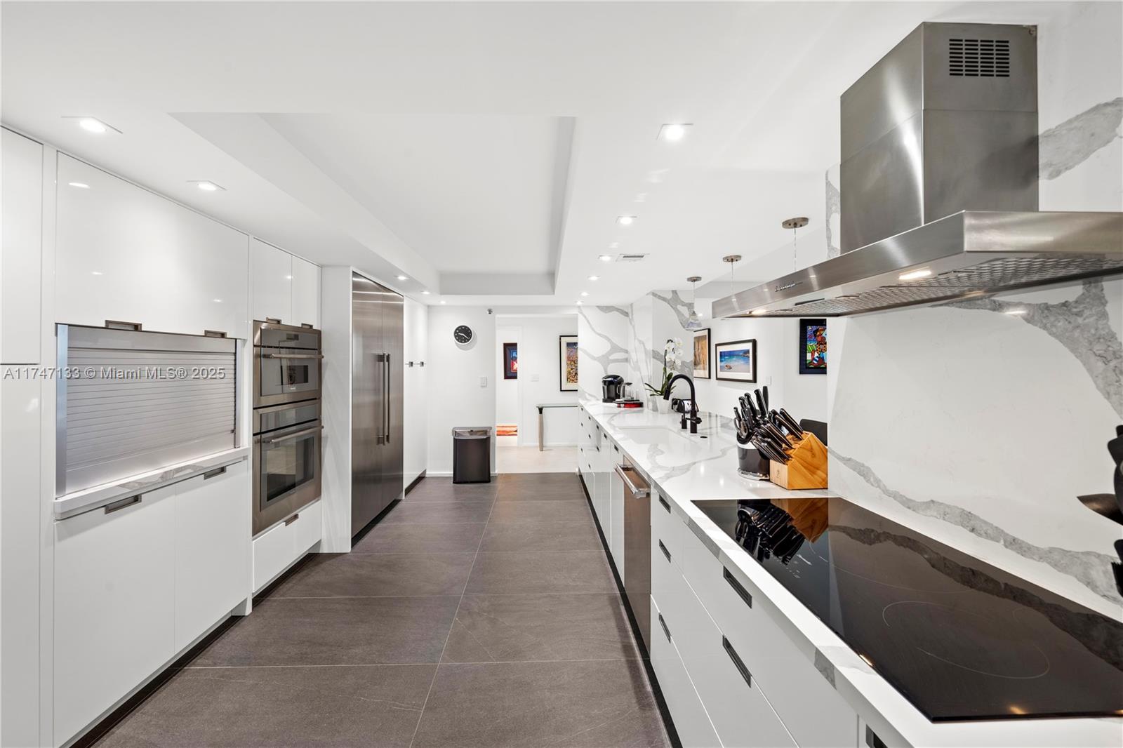 KENILWORTH CONDO - Residential