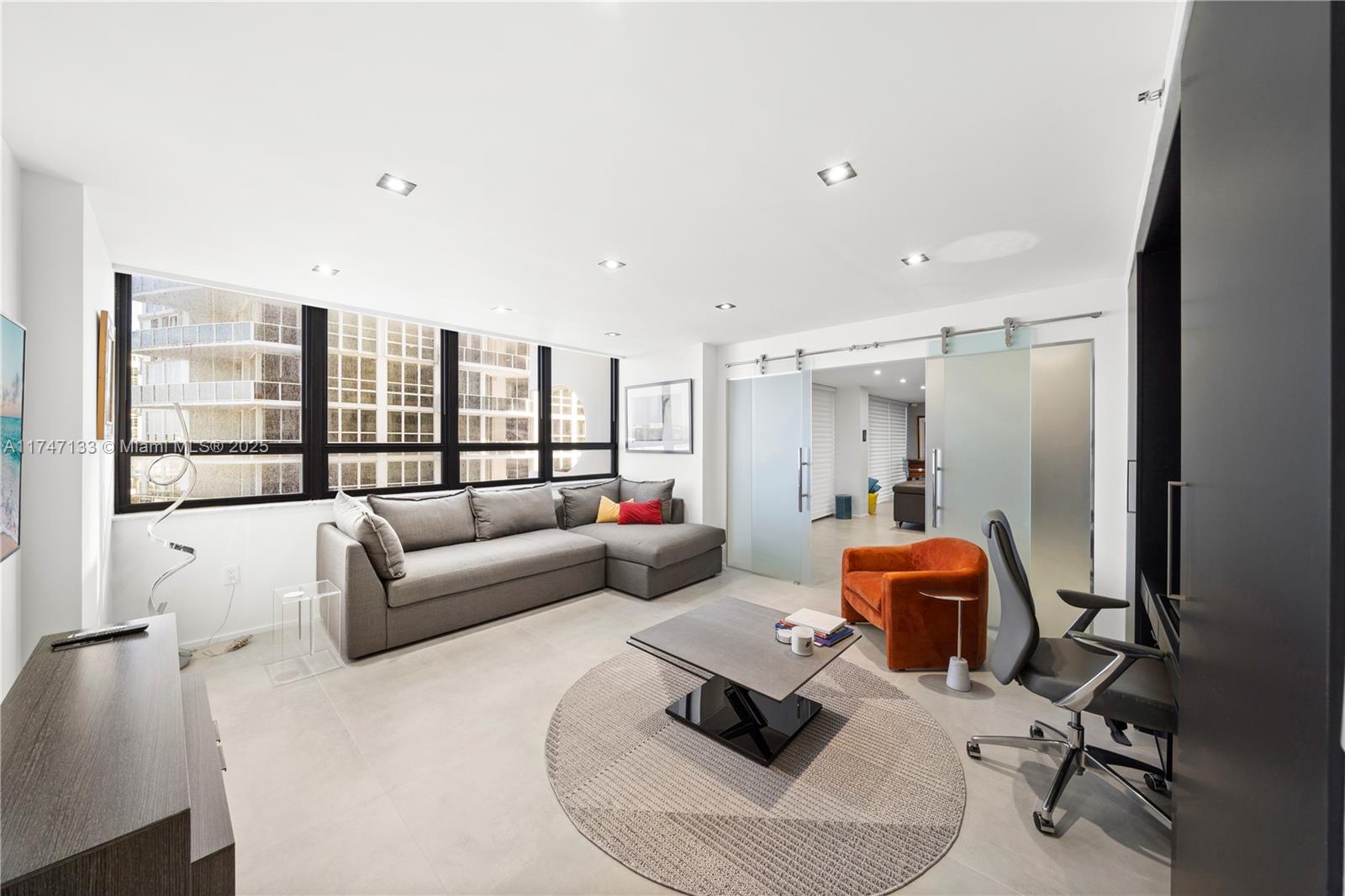KENILWORTH CONDO - Residential