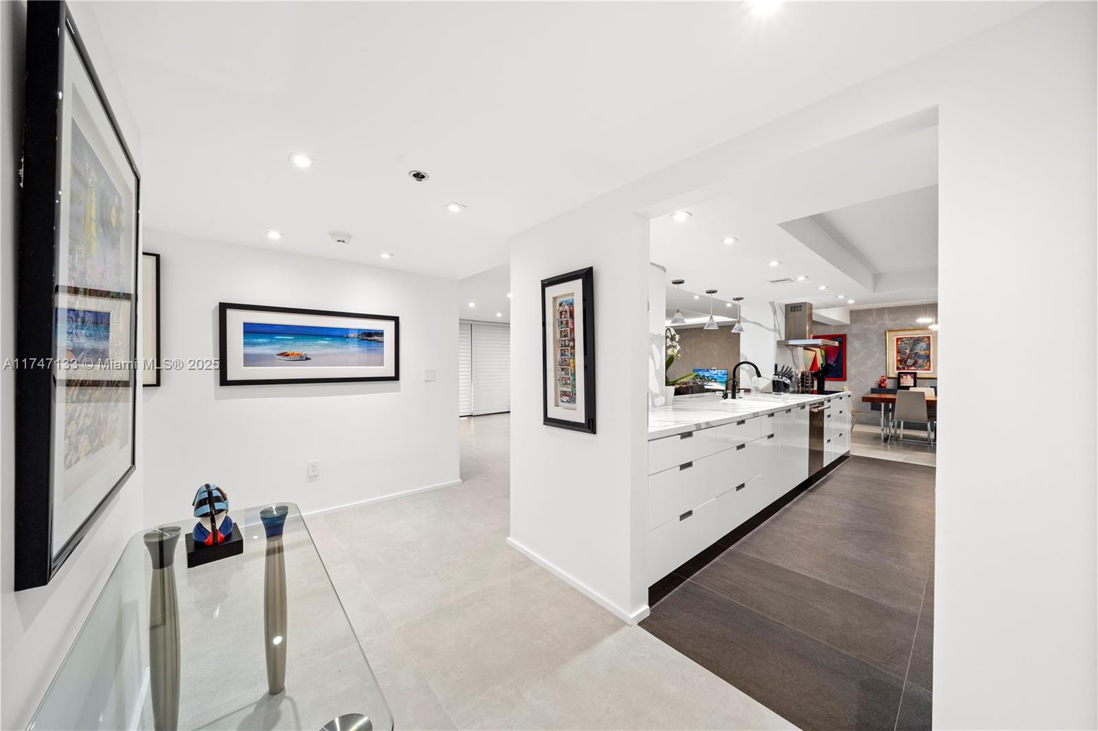 KENILWORTH CONDO - Residential
