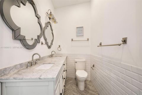 Tiny photo for 4206 Alhambra Cir, Coral Gables, FL 33146 (MLS # A11989813)
