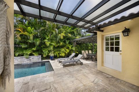 Tiny photo for 4206 Alhambra Cir, Coral Gables, FL 33146 (MLS # A11989813)