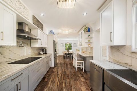 Tiny photo for 4206 Alhambra Cir, Coral Gables, FL 33146 (MLS # A11989813)