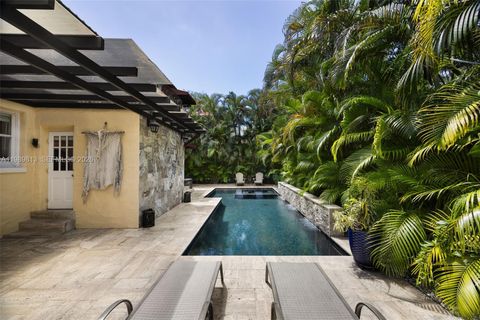 Tiny photo for 4206 Alhambra Cir, Coral Gables, FL 33146 (MLS # A11989813)