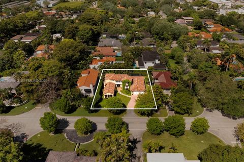 Tiny photo for 4206 Alhambra Cir, Coral Gables, FL 33146 (MLS # A11989813)