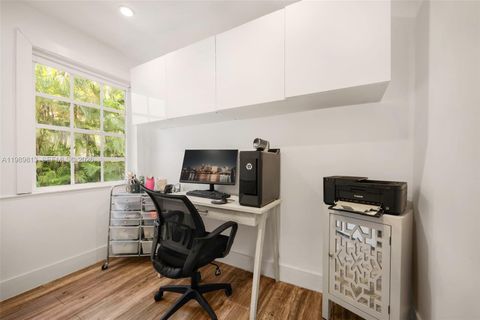 Tiny photo for 4206 Alhambra Cir, Coral Gables, FL 33146 (MLS # A11989813)