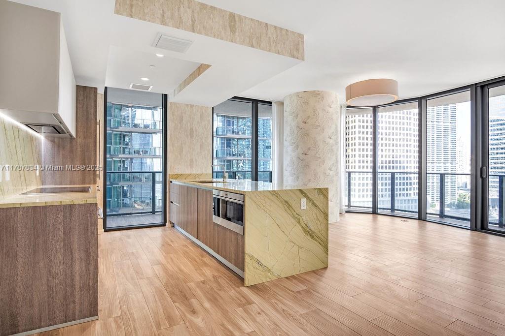801 SMA RESIDENCE CONDO - Residential