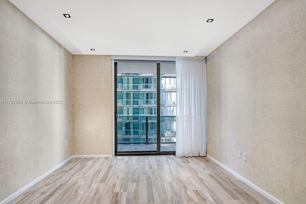 801 SMA RESIDENCE CONDO - Residential