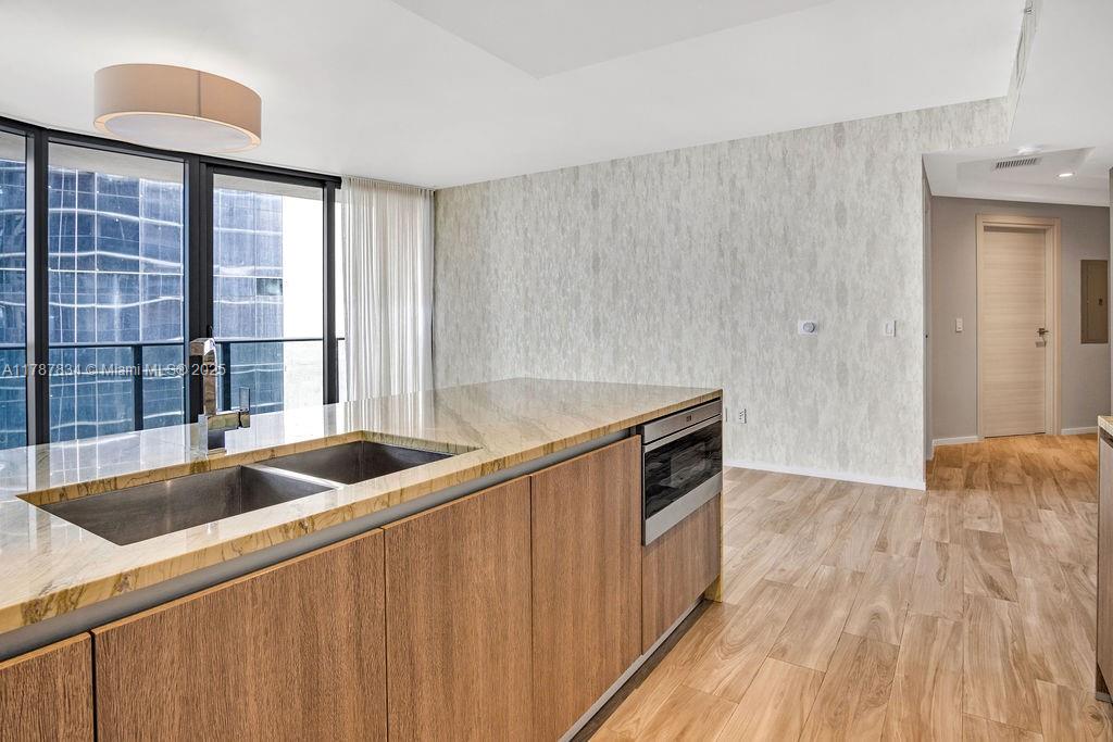 801 SMA RESIDENCE CONDO - Residential