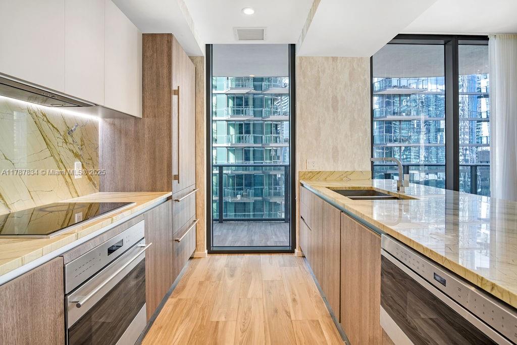 801 SMA RESIDENCE CONDO - Residential