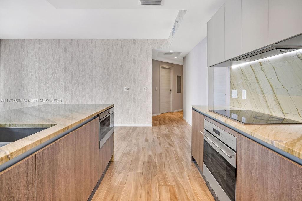 801 SMA RESIDENCE CONDO - Residential
