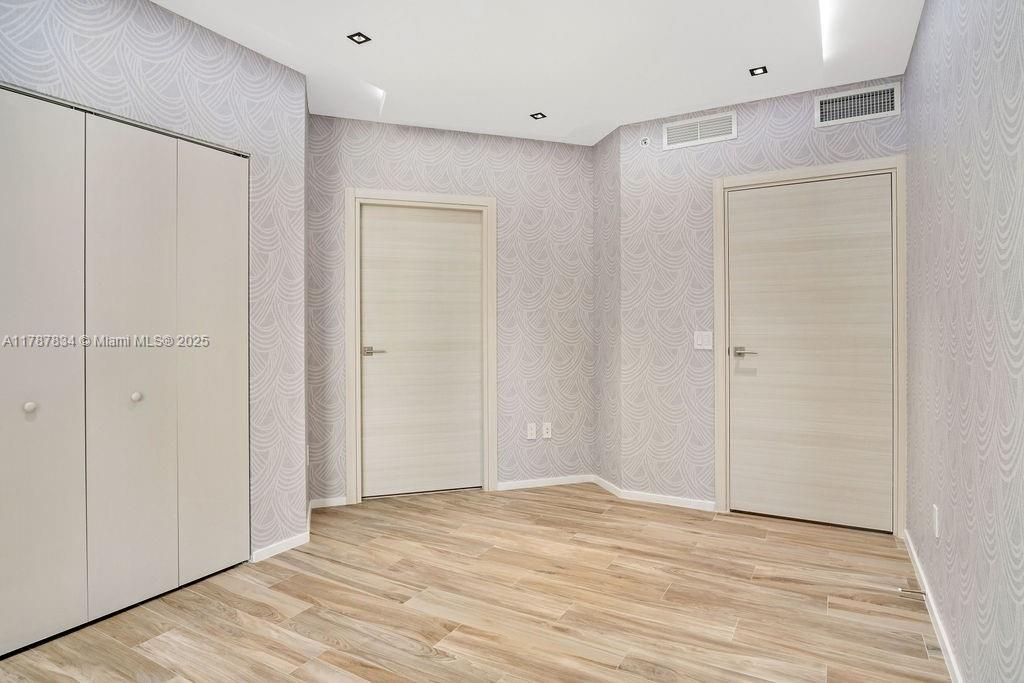 801 SMA RESIDENCE CONDO - Residential