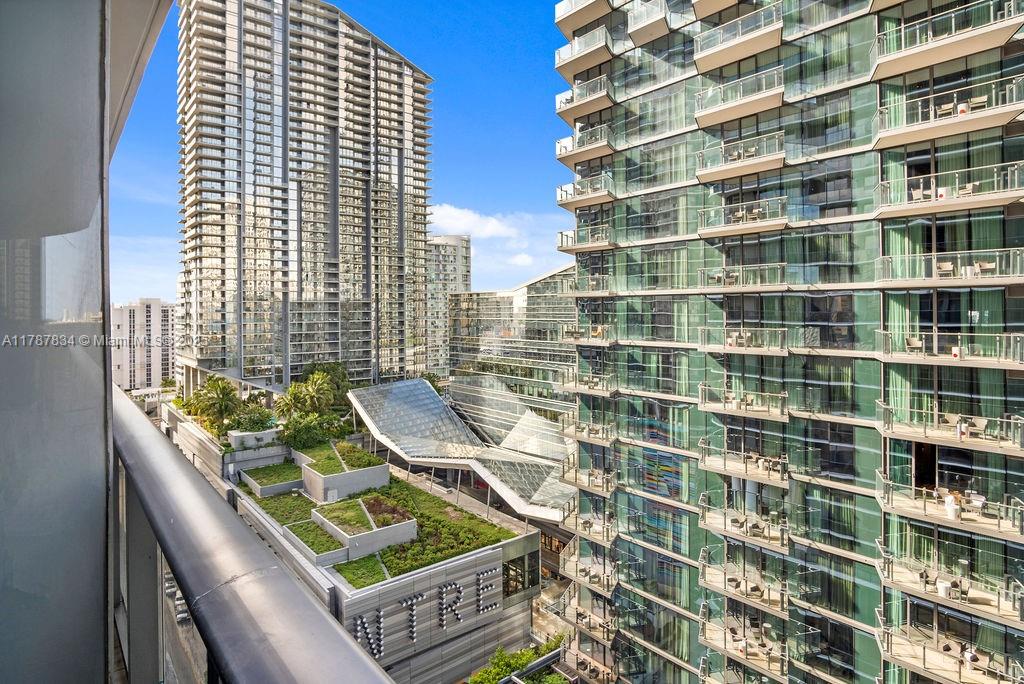801 SMA RESIDENCE CONDO - Residential