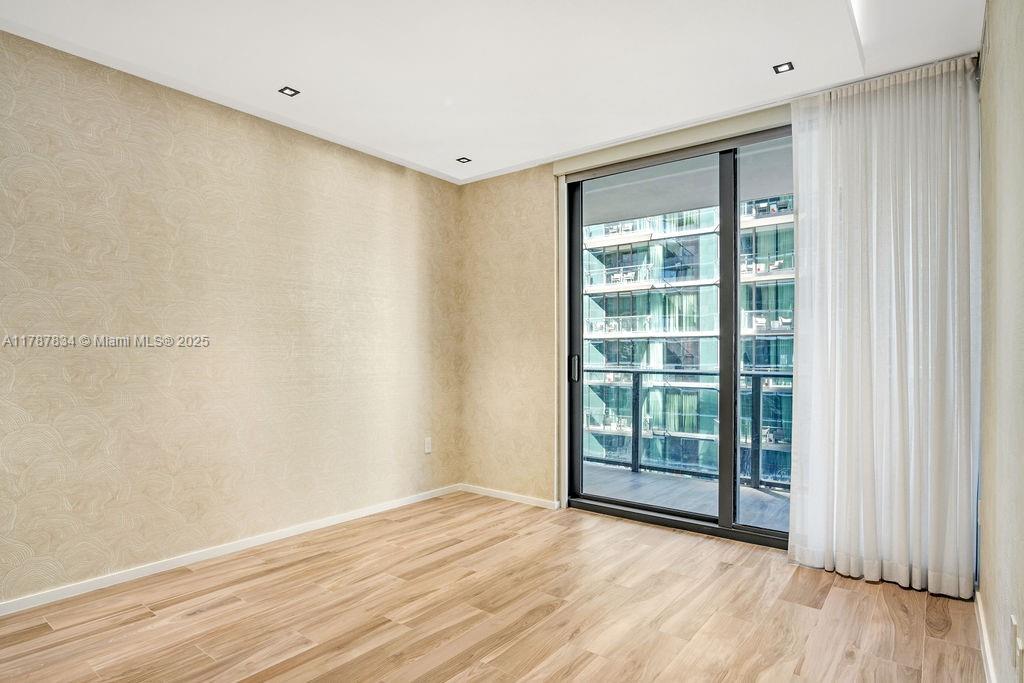 801 SMA RESIDENCE CONDO - Residential