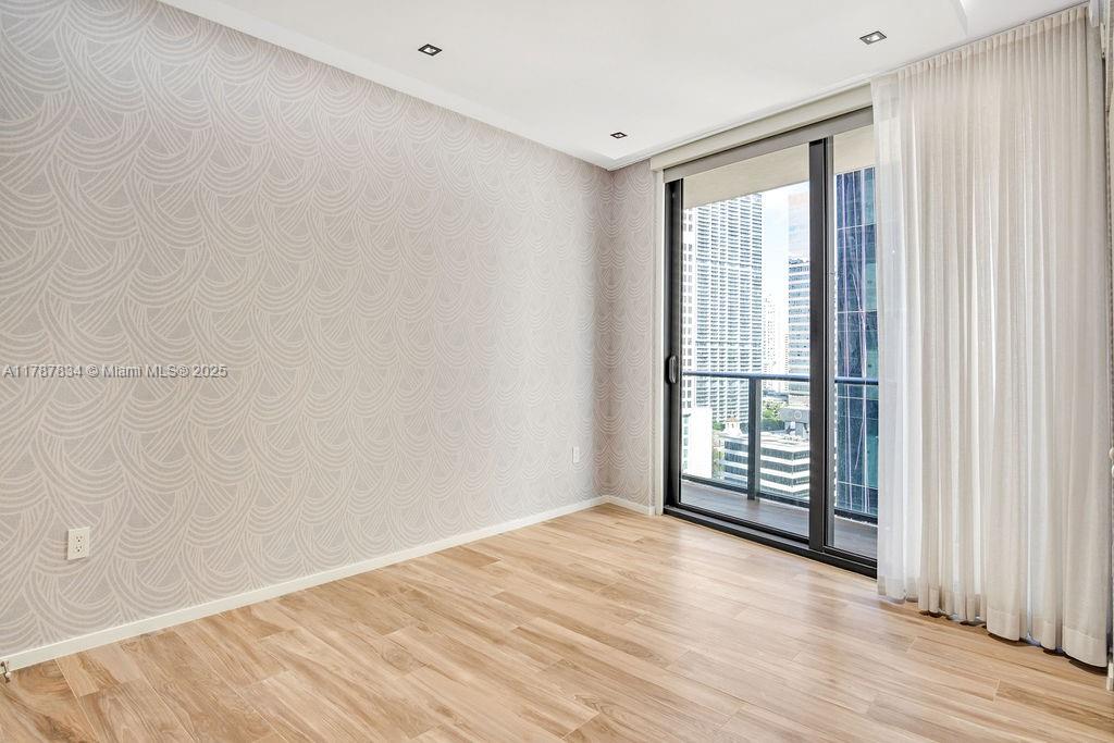 801 SMA RESIDENCE CONDO - Residential