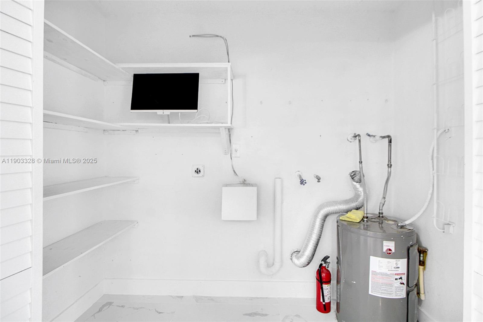 AVOCADO VILLAS - Residential