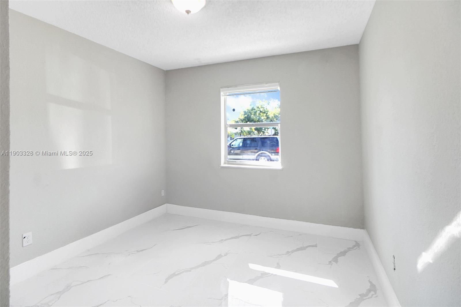 AVOCADO VILLAS - Residential