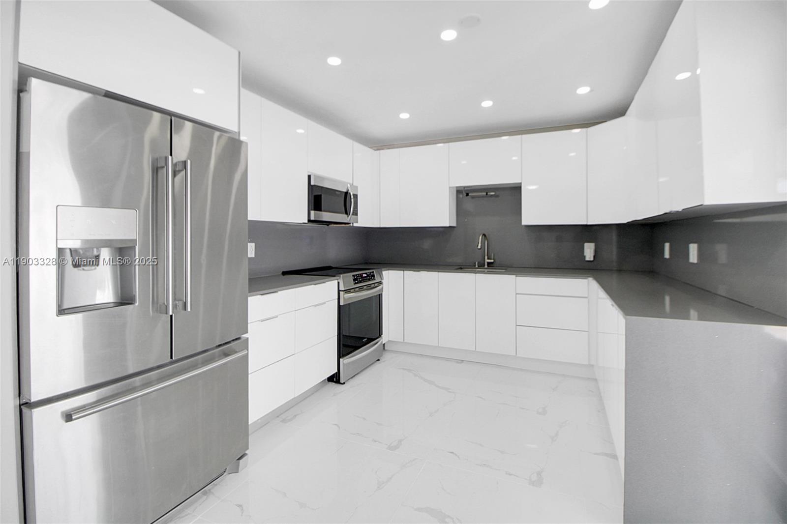 AVOCADO VILLAS - Residential