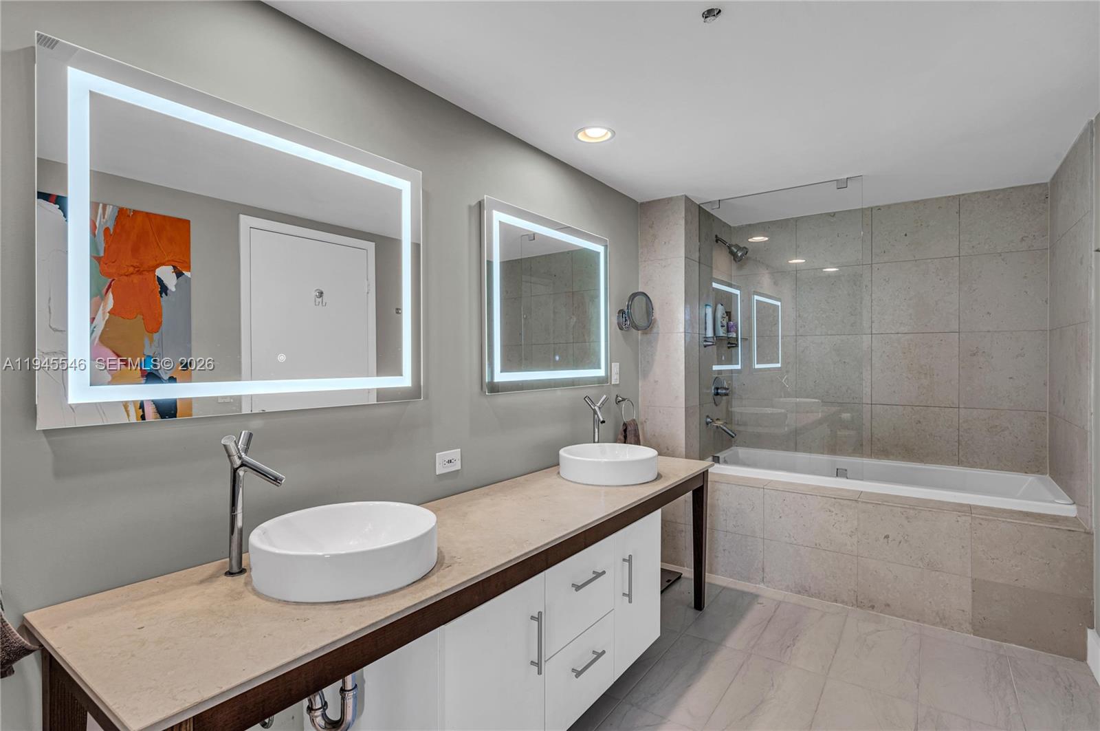 ICONBRICKELL CONDO NO 1 - Residential